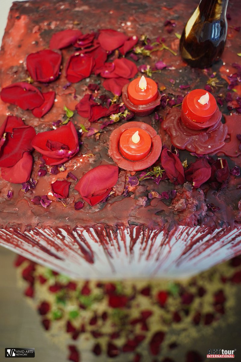 subodhstudio2's tweet photo. Shubh Diwali! May our deeds, like candle wax, leave lasting impressions. Let's honor the past and plant seeds of goodness for the future. Wishing you warmth and friendship this Festival of Lights! #Diwali2024 #SubodhFineArtStudio #indianartist https://t.co/PnjlL7W1dX