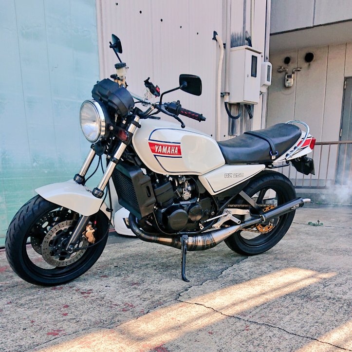 ssk1049's tweet photo. RZは2年程冬眠中なのでもうそろそろ起こそう思っています
ゴーペット30年以上前に買った初期型を夏にキャブオーバーホールで起こしました

#オンライン2stミーティング https://t.co/RmVC6vn669