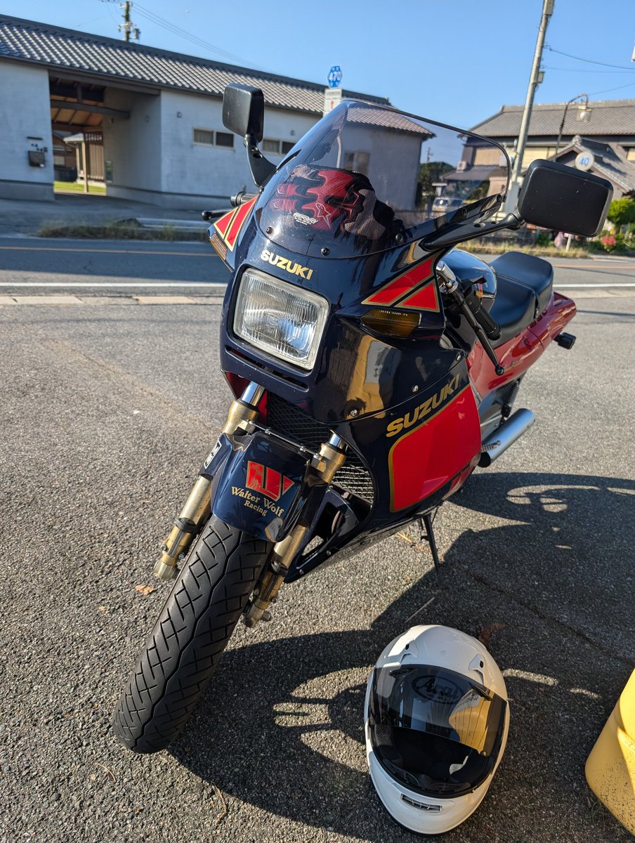 ssk1049's tweet photo. RZは2年程冬眠中なのでもうそろそろ起こそう思っています
ゴーペット30年以上前に買った初期型を夏にキャブオーバーホールで起こしました

#オンライン2stミーティング https://t.co/RmVC6vn669