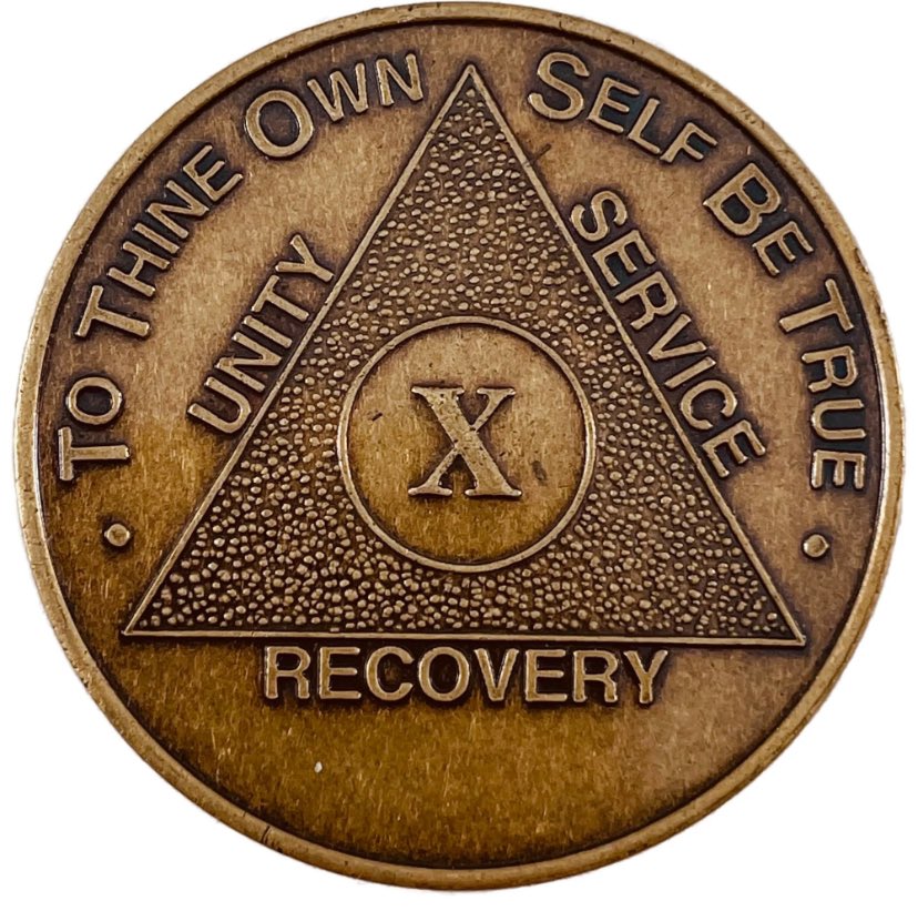 rramityak's tweet photo. I’m 10 years Sober today! No drugs or alcohol for a decade??
Miracle. ✨
#RecoveryPosse #soberlife @Sober_lifestyl https://t.co/ohYppxanjx