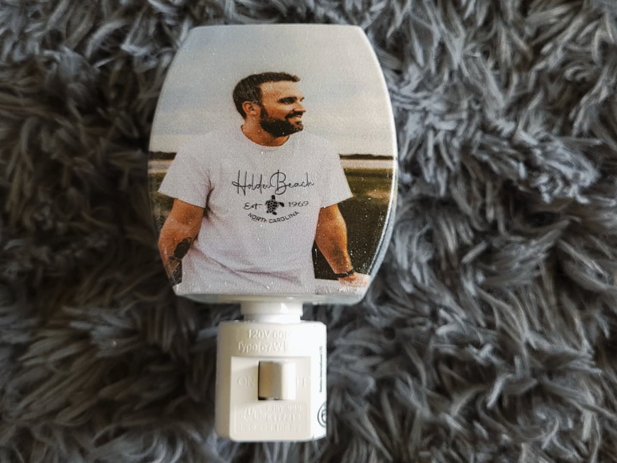 _addicted2books's tweet photo. Did you get your NickLite nightlight yet? If not, what are you waiting for? Go and grab this unique item to go with your Nick Roberts collection @nroberts9859 https://t.co/AnIRqCWUbz