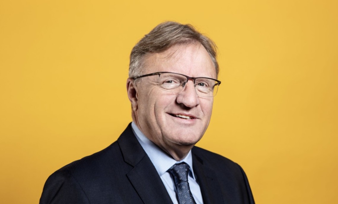 Zo gaat Ton Hillen (Heijmans) woningzoekenden een stem geven in procedures: Heijmans gaat woningzoekenden een stem geven in bezwaarprocedures bij woningbouwprojecten. Ceo Ton Hillen legt aan VJ uit hoe dat werkt. dlvr.it/TFwpHt