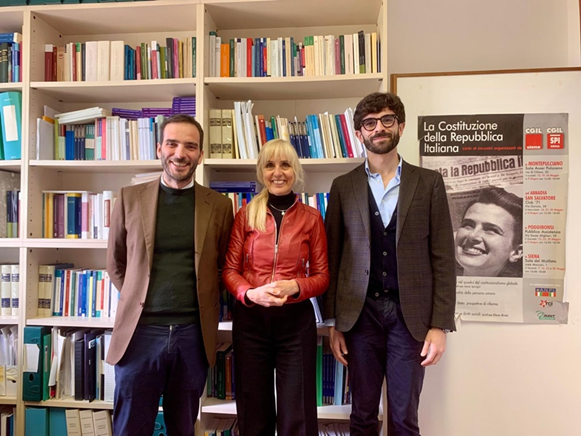GroppiTania's tweet photo. BECOMING (a Comparative Law scholar): thank you so much ❤️for the interview on my academic career and life (IN iTALIAN) #Spotify #CarnetsdeVoyage @DirComparati @RichardAlbert @iureamicorum @Rgargarella @martinicogi @FrancescoBiagi @ArgeliaQueralt HERE👇
https://t.co/30gsm4URSR https://t.co/VgZaGbvnMI