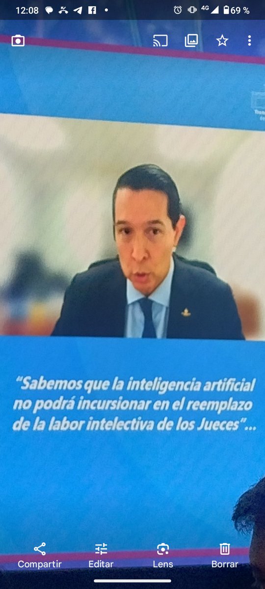 Por supuesto q soy de los convencidos q habra singularidad mente humana -AI
Y por tanto jueces robots.