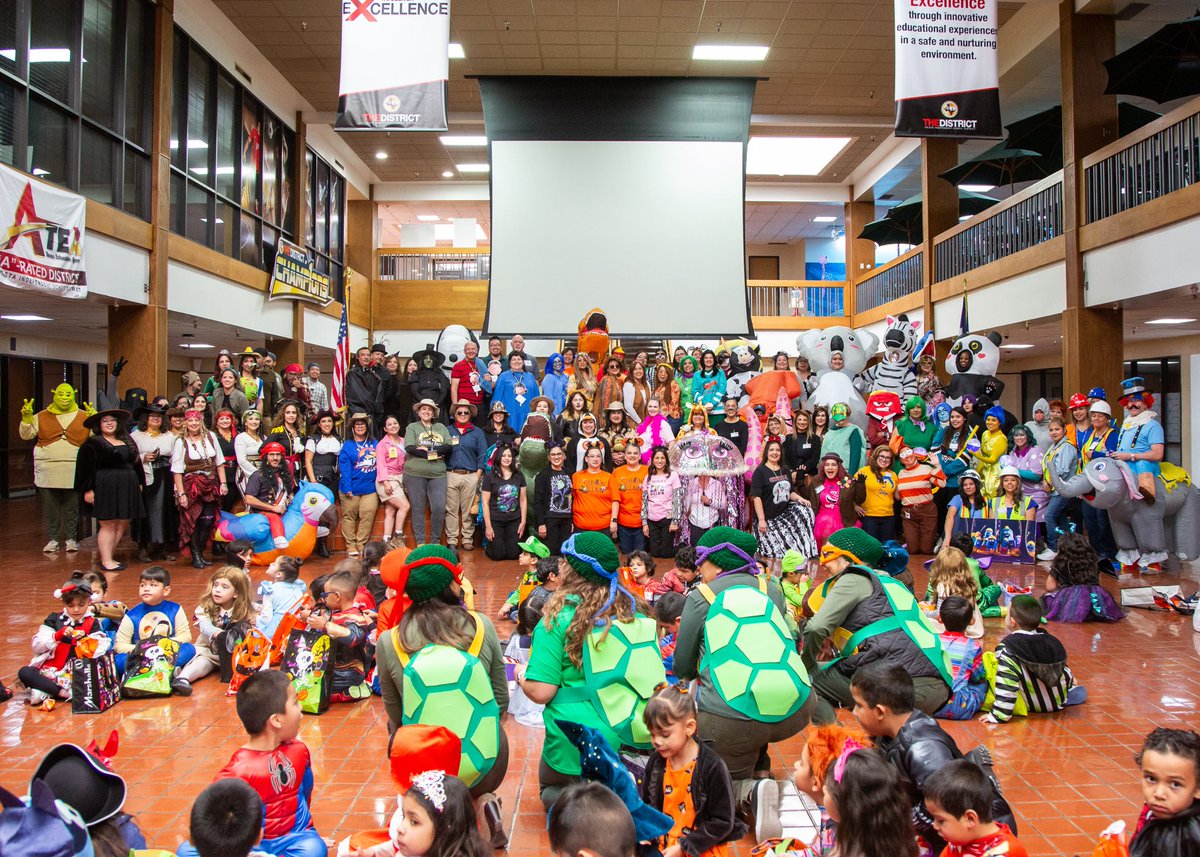 Eddie Romero (@eddie101romero) on Twitter photo Happy Halloween 2024 to all our students, families, and staff! 🕸️ We’re all having fun, and enjoying the creative costumes and festive celebrations. Remember to follow trick-or-treat safety tips and have a spooktacular time! 👻
<a href="/YsletaISD/">Ysleta ISD</a> Happy Halloween 2024 to all our students, families, and staff! 🕸️ We’re all having fun, and enjoying the creative costumes and festive celebrations. Remember to follow trick-or-treat safety tips and have a spooktacular time! 👻
<a href="/YsletaISD/">Ysleta ISD</a>