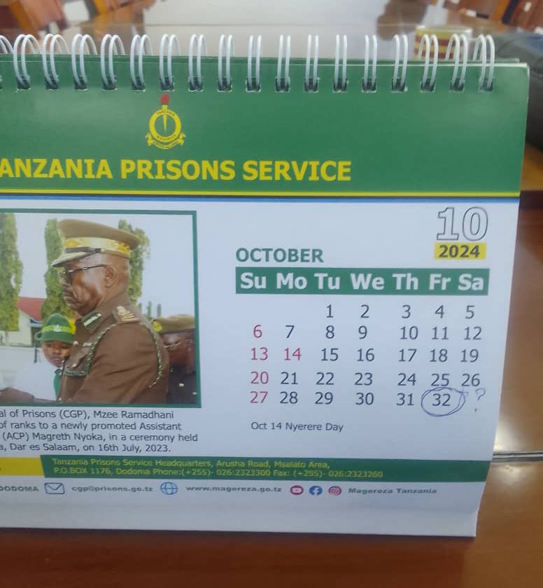 Wazee wa kujisaidia kwenye ndoo wako mbele ya muda 😂😂😂