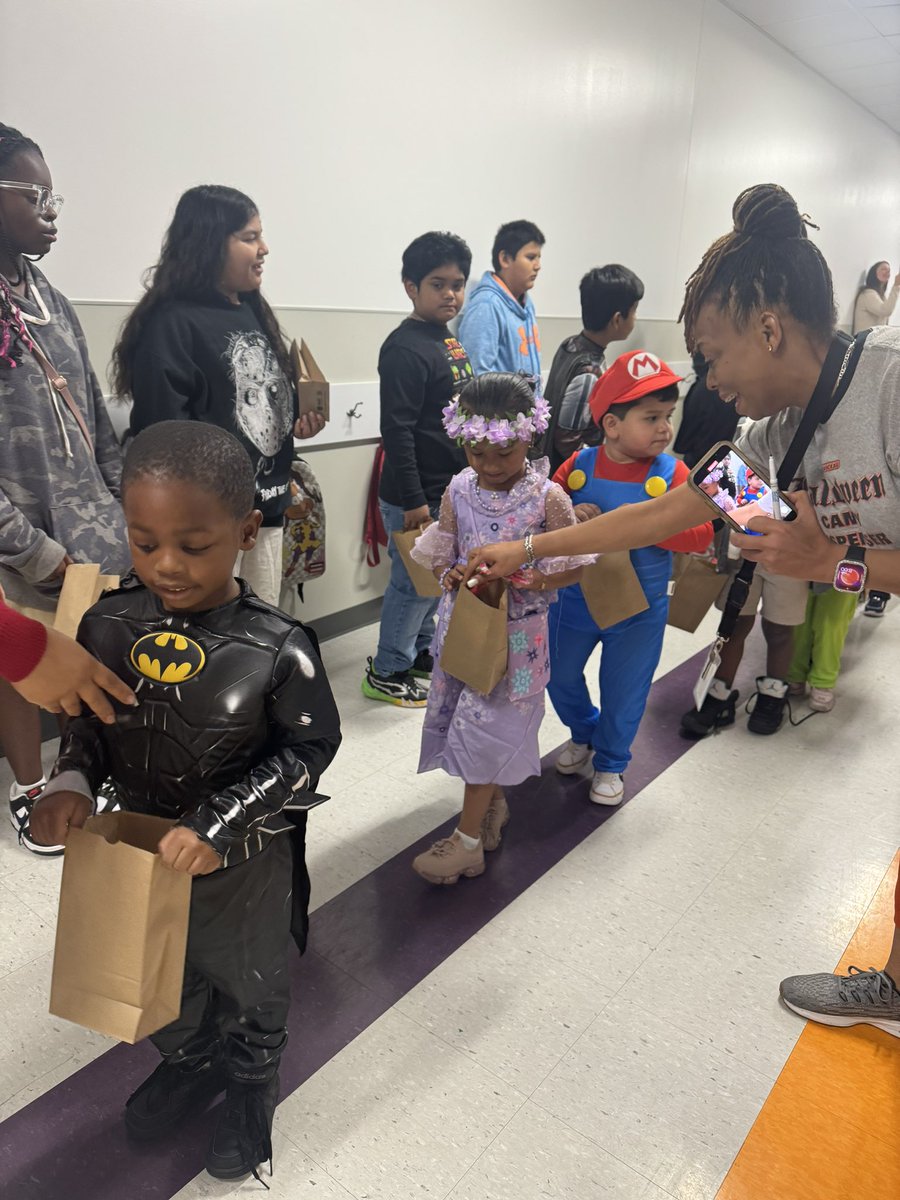 Amanda Dawn Inay - 4th & 5th Grade Humanities (@amandainay) on Twitter photo We had so much fun during our Storybook Character Parade today! ππ
<a href="/RocketshipEd/">Rocketship Public Schools</a>
<a href="/prestondsmith/">Preston Smith</a> <a href="/sajademiller/">SaJade Miller</a> <a href="/JulianneGaskin/">Julianne Gaskin</a> We had so much fun during our Storybook Character Parade today! ππ
<a href="/RocketshipEd/">Rocketship Public Schools</a>
<a href="/prestondsmith/">Preston Smith</a> <a href="/sajademiller/">SaJade Miller</a> <a href="/JulianneGaskin/">Julianne Gaskin</a>