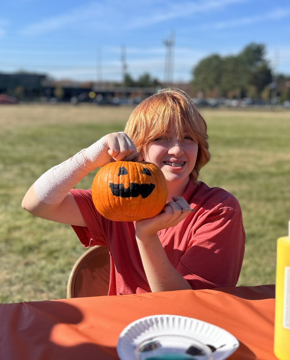 SequoiaLRHSD's tweet photo. Happy Halloween! 🎃 https://t.co/DmWqSljL5O