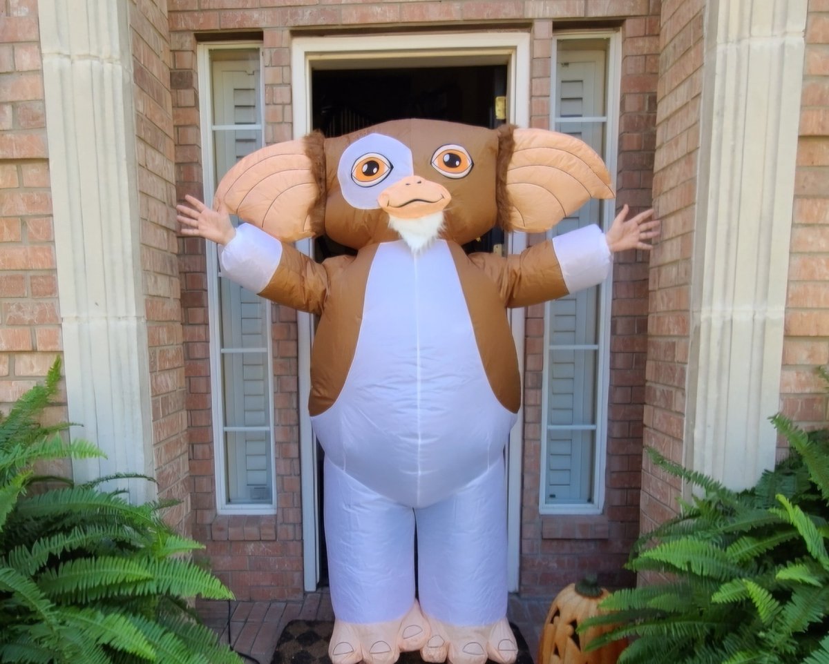 Happy Halloween!
I should probably get back inside.
Bright light! Bright light!