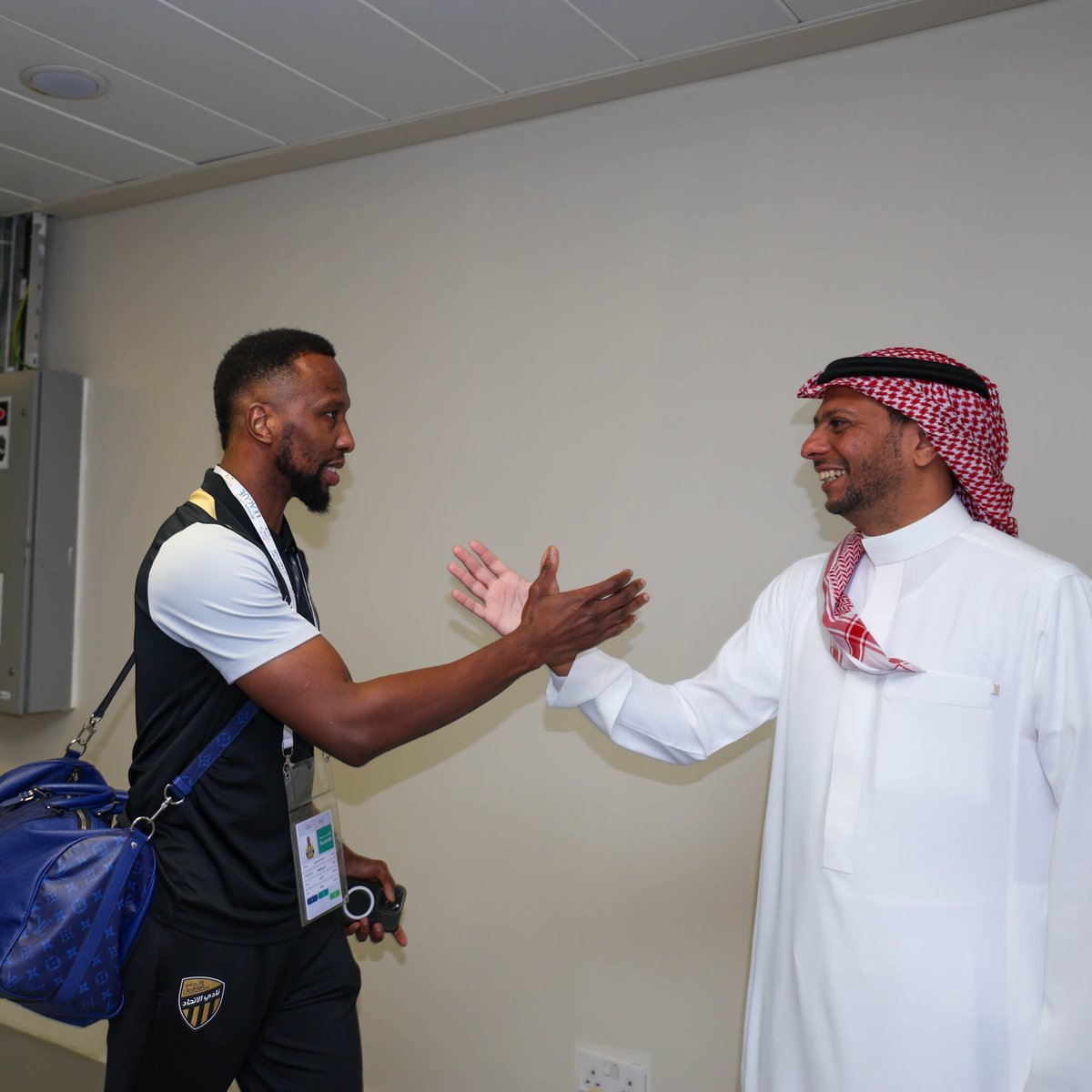 ittihad's tweet photo. هُنا الجوهرة .. هُنا الاتحاد 🐅🏟️ 
#الاتحاد_الاهلي https://t.co/Tc4H3rvdFG