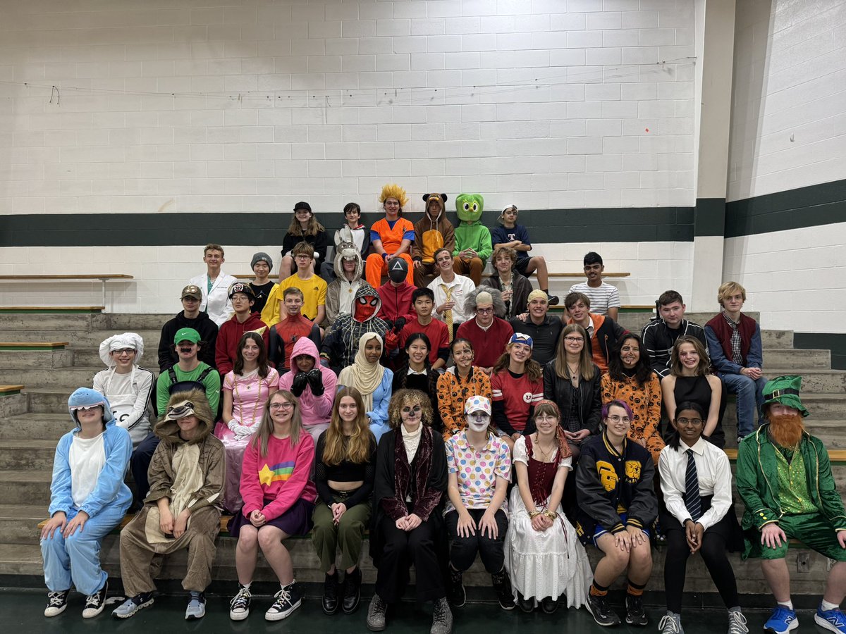 greenbearband's tweet photo. OHES Halloween Parade 2024! https://t.co/MfS9ZQNjaR