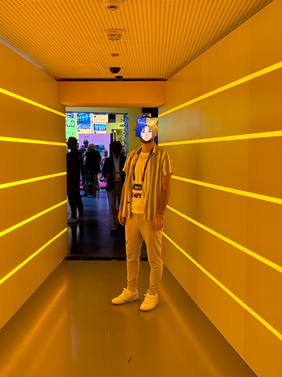 bene_ctb's tweet photo. Some insights from the #BinanceBlockchainWeek 😺

Yellow was the color of the event and the highlight was definitely @cz_binance🔥 https://t.co/83OwxGC2Ev