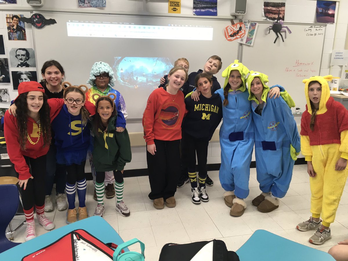 MrRummelhart's tweet photo. Happy Halloween! #109Way #SMSPride https://t.co/ugOcejJNfW