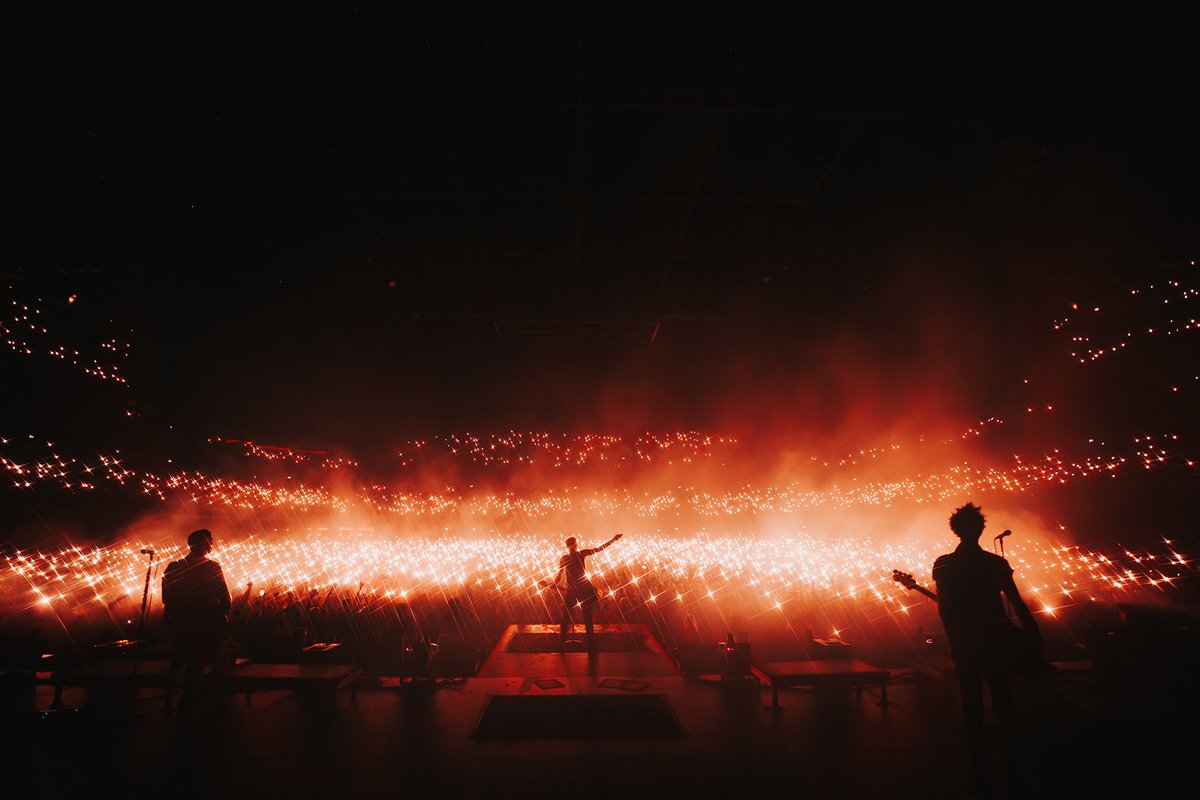 Sum41's tweet photo. Thank you Manchester!  
London tonight 🇬🇧 https://t.co/YfaJCEEExT