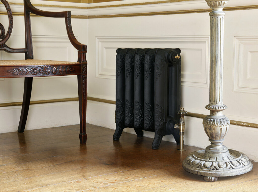 Radiator_Centre's tweet image. Introducing our stunning Rococo II cast iron radiator, the perfect blend of Victorian charm and modern heating! ✨ 

Don’t miss out—visit our showrooms to see this beauty in person!🤩 

bit.ly/3Y4sAVc
#heating #radiator #designerradiator #theradiatorcentre #homeheating
