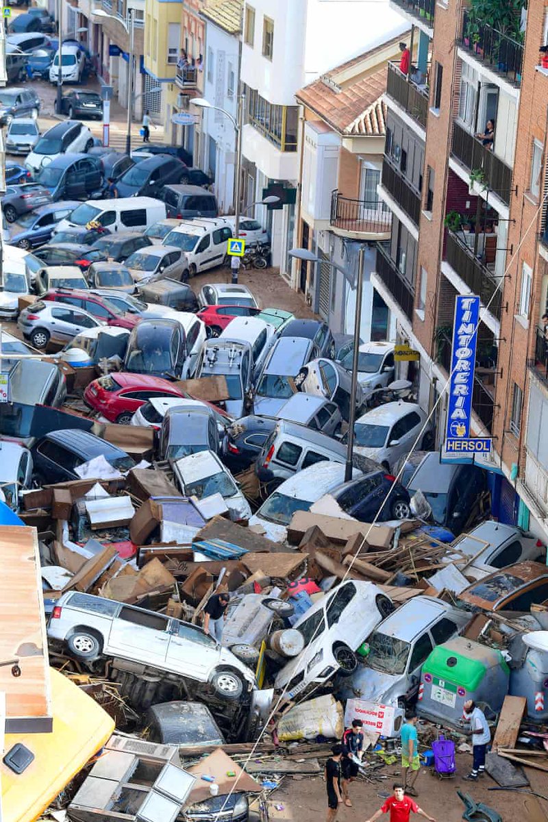 The calm in nature is a mask; respect what lies beneath  🧵

1. Valencia right now after the floods