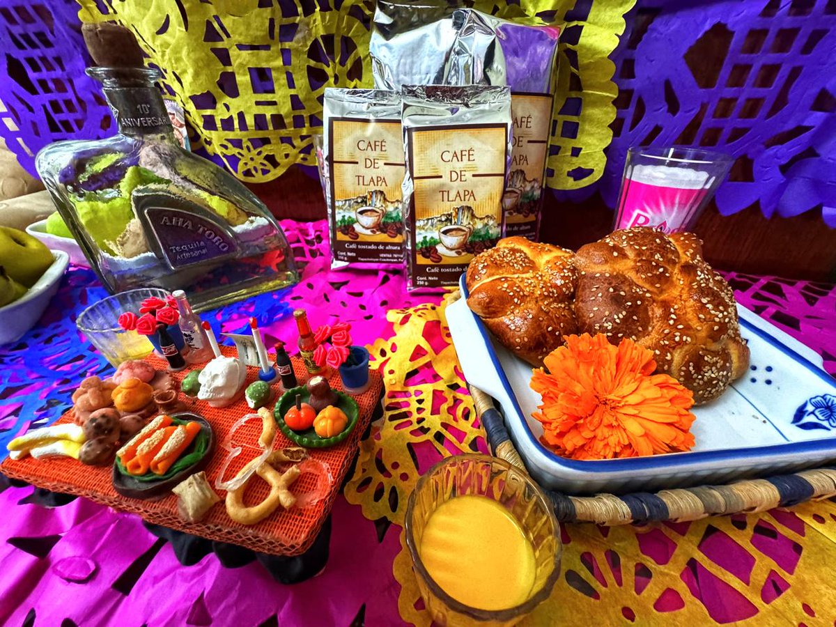 remurip's tweet photo. 📷Sabemos qué le falta a tu ofrenda en estos #díasdemuertos #Puebla 
📷¡Un delicioso café!
Para que consientas a tus seres queridos y también tengas esa motivación extra por las mañanas. Elaborado en Tlapacholoya, Cuautempan, 
Tenemos presentaciones de 250 gr y 500 gr. https://t.co/ihXcrVZkDl