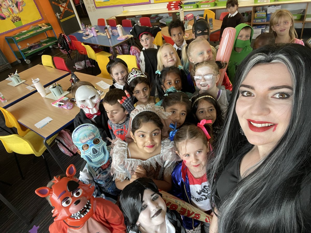 Mrs Mackay tweet media