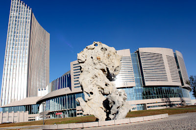 L'avenir de l'architecture en Afrique est t'il chinois?

afrikadaa.com/search/label/A…