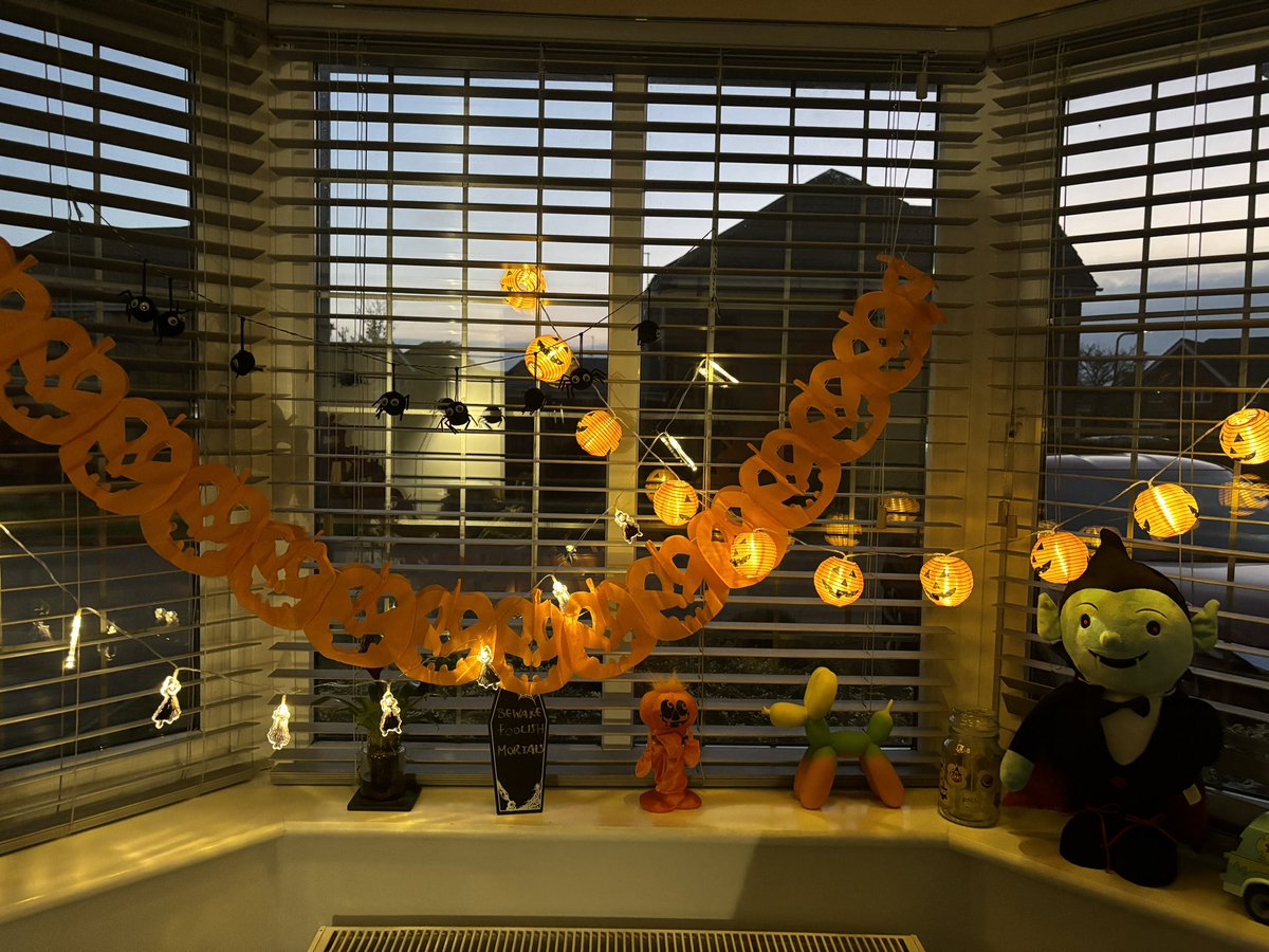 NotebooksByLisa's tweet photo. Halloween in full swing here! 🎃👻 https://t.co/jdSax6qaXH
