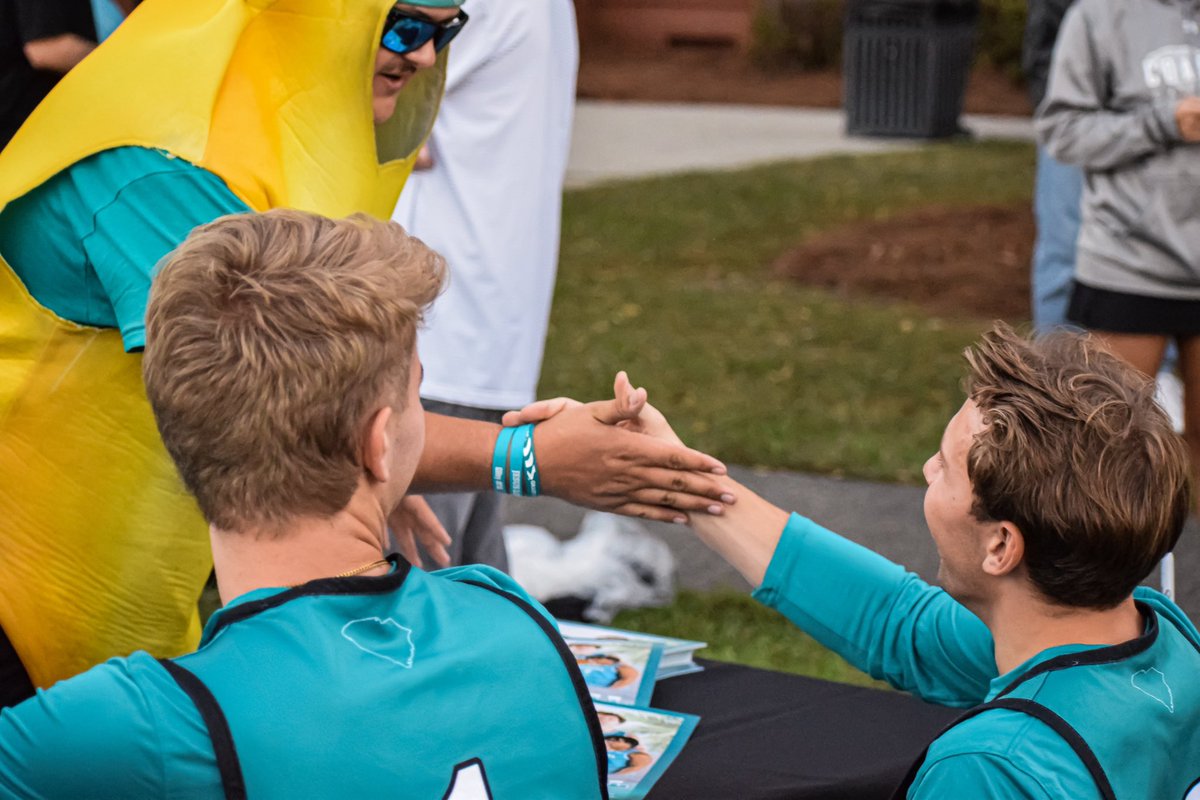 CoastalMBB's tweet photo. We felt the love last night, Conway 👌

#ChantsUp I #EDGE https://t.co/c0jUfLJUZQ