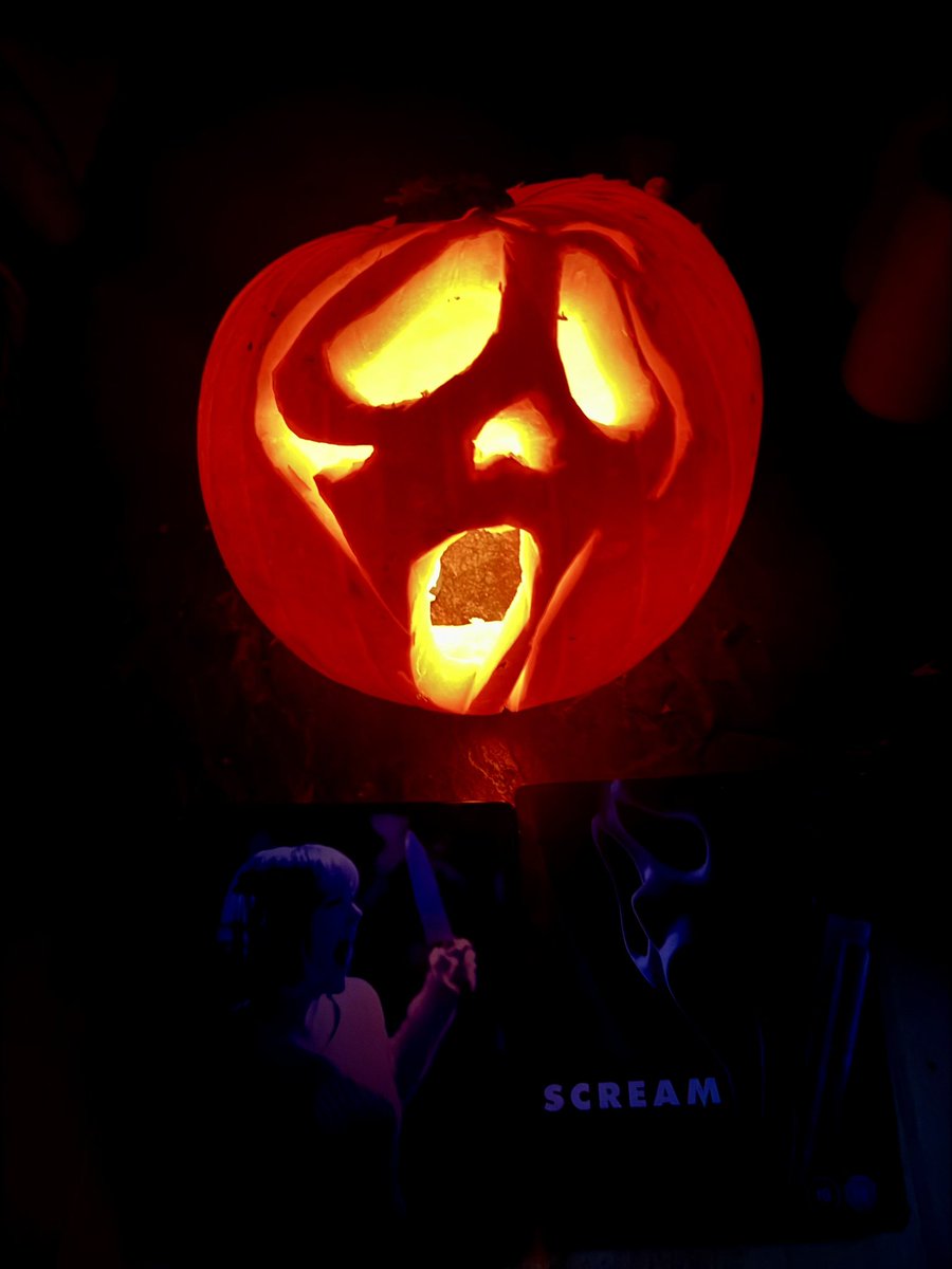 mattlightrabbit's tweet image. Happy Halloween 🎃 I’ve decided to have a Scream evening
