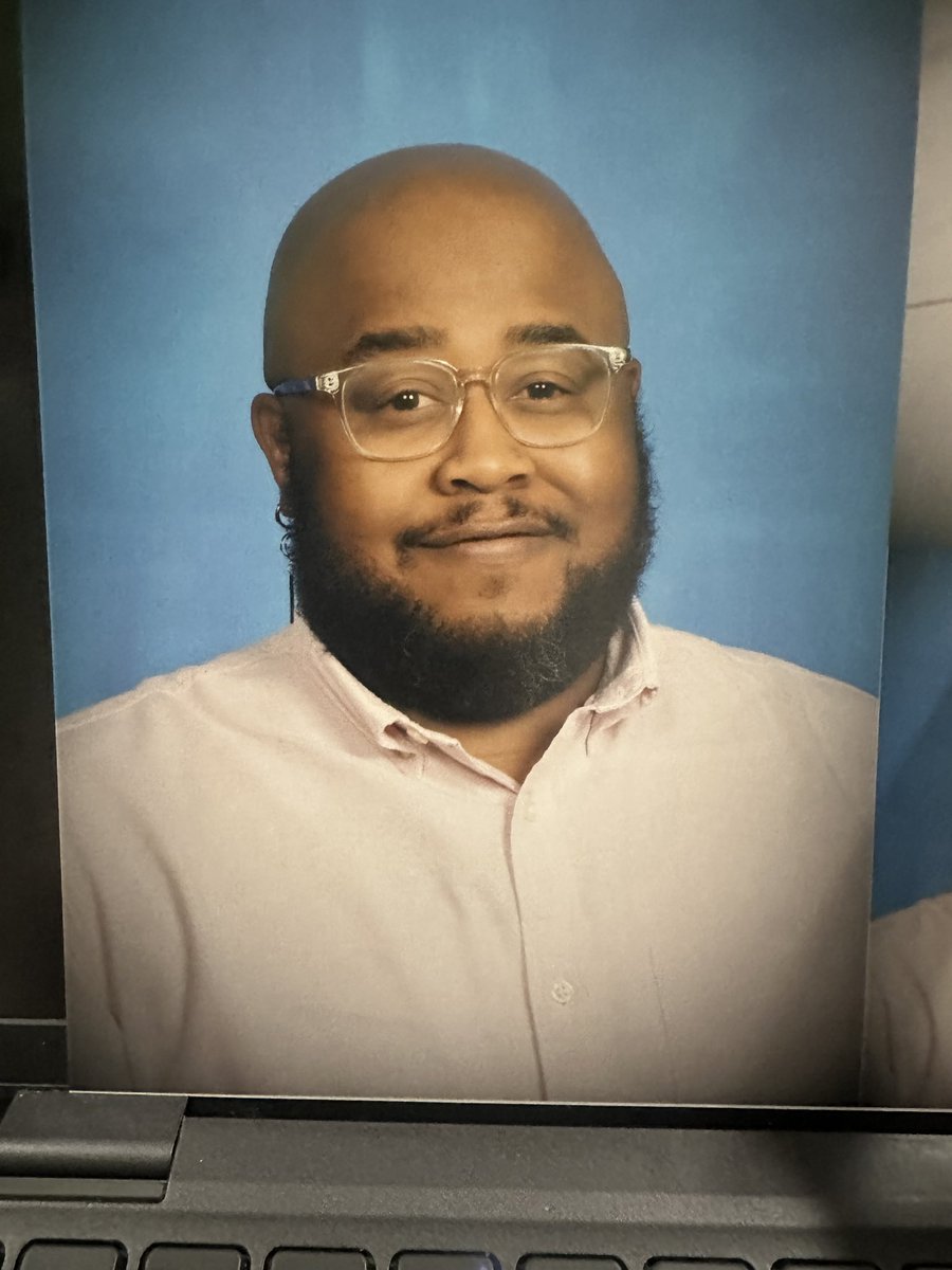 meekro_wahvey's tweet photo. 24-25 School Pichas #MiddleSchoolAP #Year19 https://t.co/IkKwiLwirf