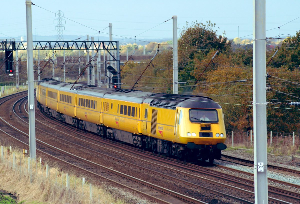 AndrewSharpe059's tweet photo. On this day 2007 - The flying banana at Winwick Quay https://t.co/gDYkg97ZjU