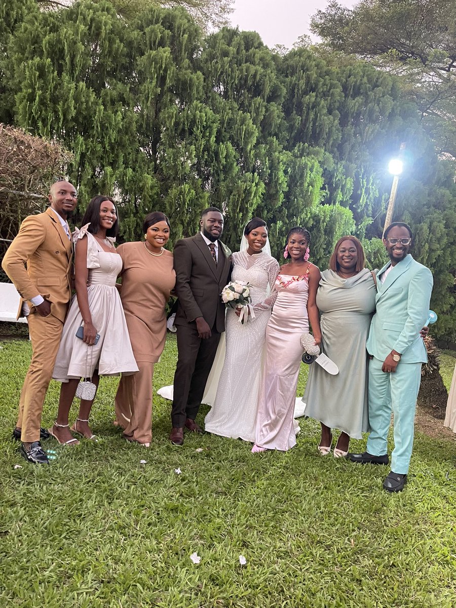 How we turned up for oluwadabest X Toluwa’s wedding!

Was such a beautiful night!
Congratulations my people!!