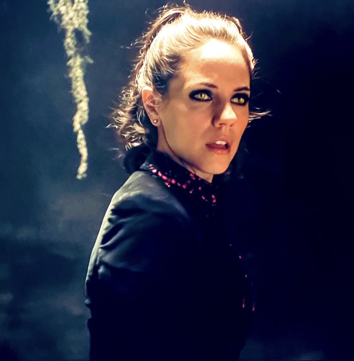 amey_smith3's tweet photo. Happy Halloween y’all 🎃🎃Have fun dressing up and be safe out there 😉😉✌️✌️#LostGirl #AnnaSilk #LostGirlFans #Faemily https://t.co/v6sIdbIm0n