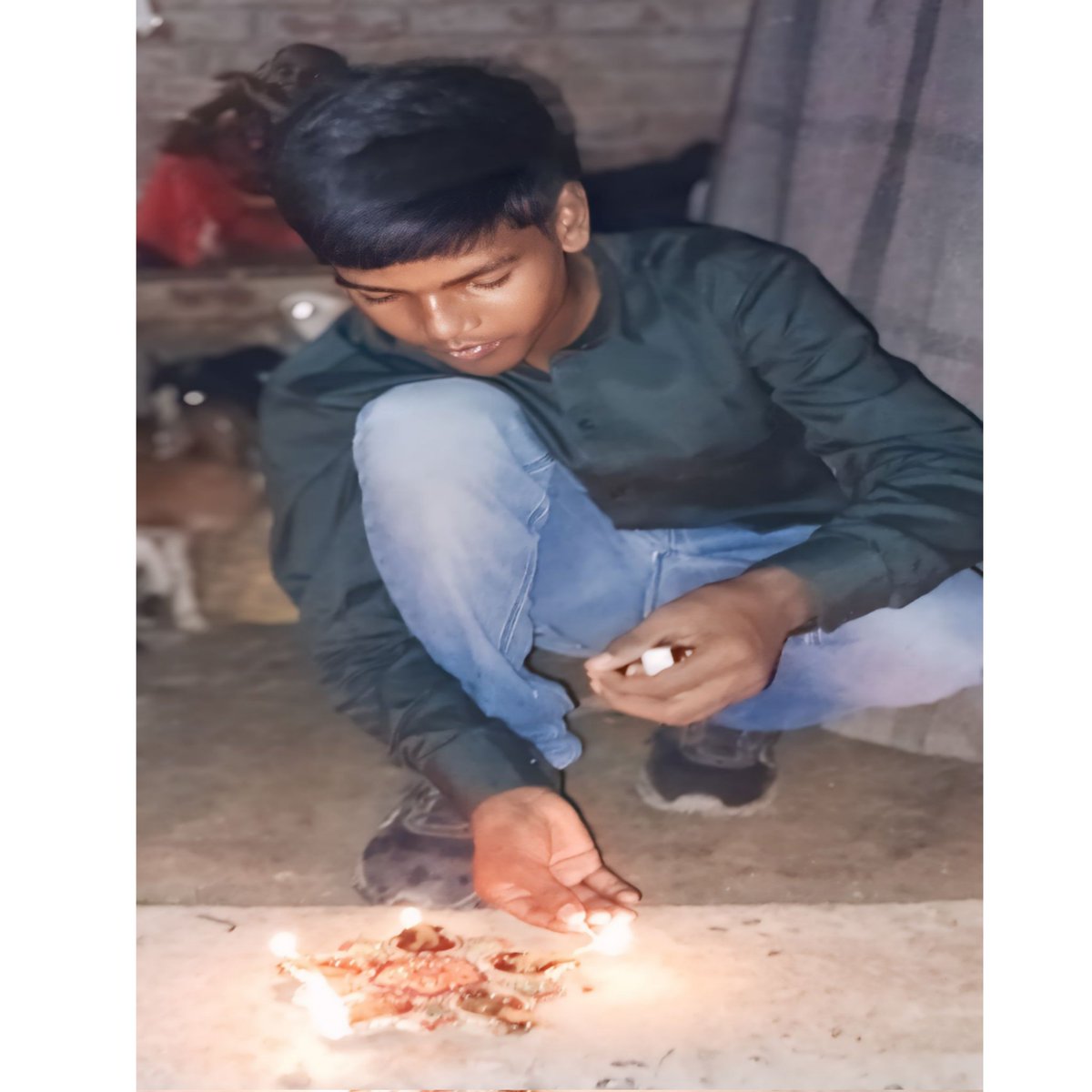 दीप जलते जगमगाते रहे... 
हम आपको और आप 
हमे याद आते रहे...
जब तक जिंदगी है 
दुआ है हमारी...
आप चांद की तरह जगमगाते रहे
हैप्पी दीपावली... 
दीपावली की आपको ढेर सारा शुभकामनाएं |
. 
#HappyDiwali #AbhishekRajak #DiwaliCelebration