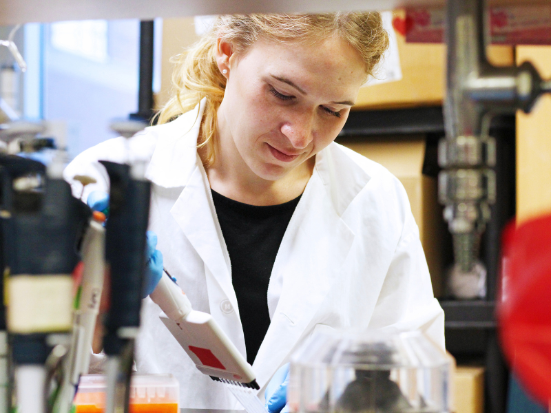 UofGCBS's tweet image. New research by recent PhD grad Dr. Casey Williamson and Dr. Nina Jones @UofG_MCB sheds light on the role of a protein, nephrin, in the pancreas and its potential involvement in blood sugar regulation.

New #SCRIBE story: uoguelph.ca/cbs/news/2024/…