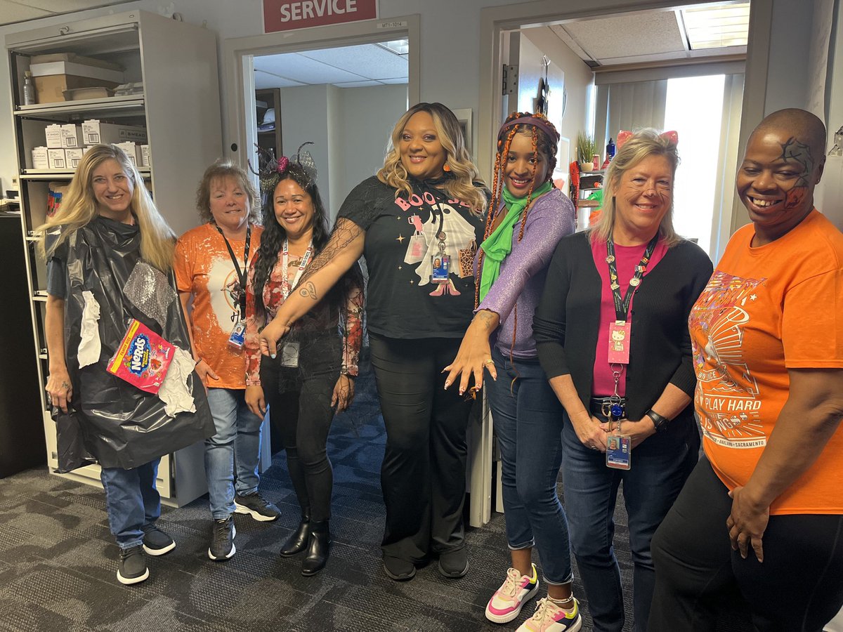 goingplacesCLE's tweet photo. Happy Halloween from #TeamCLE! 👻🎃 https://t.co/N3ntLzU1cZ
