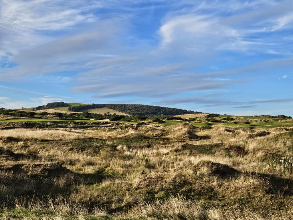 Ken54027251's tweet photo. @golfcourseaward @carnoustiegolf @RoyalDornochGC @TheHomeofGolf @TheMachrie @dumbarniegolf @dumbarniegolf for the views, the Clubhouse and the amazing staff 👏 https://t.co/zmjUnmeZRD