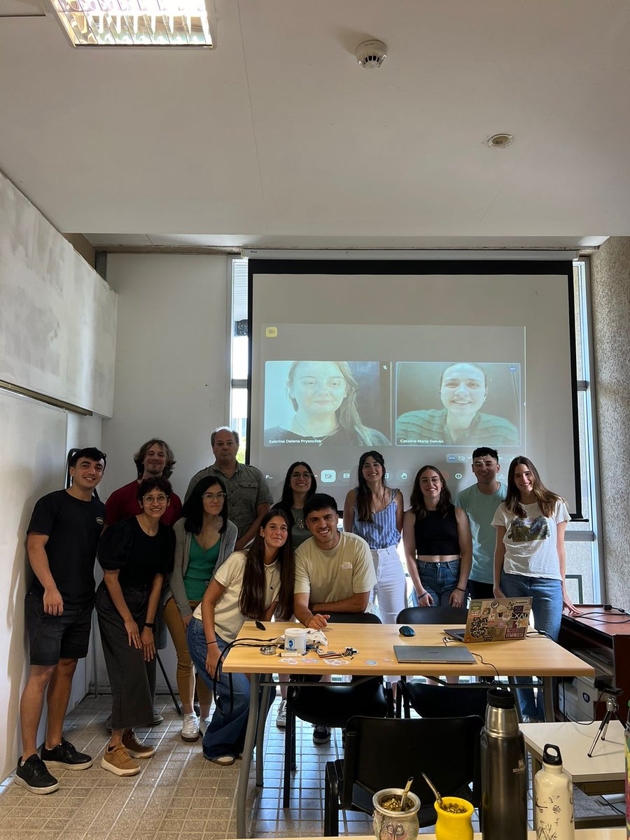 vpeterson09's tweet photo. And this is how we reached the end of this amazing journey 🧠♾️💻. Thank you all who made this possible, @FulbrightPrgrm, @FIQUNL, internacionales UNL, @divulgacionIMAL and of course @TheBCIGuy and all the students from different cities of Argentina 🇦🇷🫂 https://t.co/SOPB7teX1b