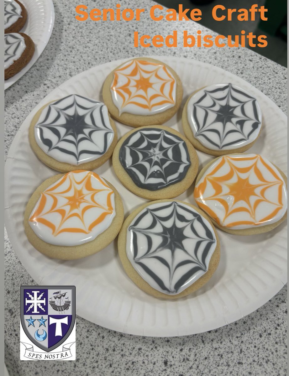 HolyRoodFTT's tweet photo. Senior Cake Craft pupils mastering royal icing skills during today’s lesson! #Article28 #icedbiscuits https://t.co/ju0QWin9Qi