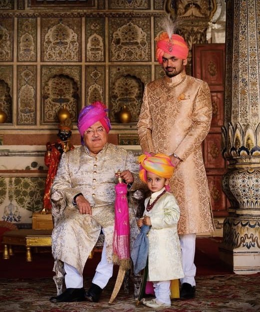 karaulipalace's tweet photo. आप सभी को दीपावली पर्व की हार्दिक शुभकामनाएं , 🙏 
श्री मदन मोहन जी महाराज सभी का कल्याण करें। 🙏 https://t.co/DlfTLRXVK9