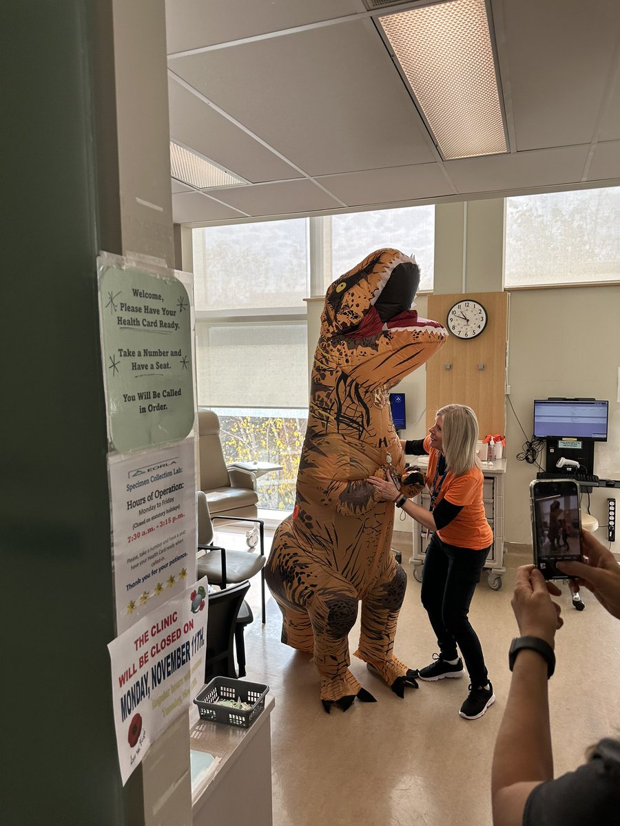 Some of the staff (Sylvie) making the day a little brighter at the <a href="/OttawaHospital/">The Ottawa Hospital</a> #IrvingGreenbergCancerCenter <a href="/QCHOttawa/">Queensway Carleton Hospital & Foundation</a> 
Generated many smiles and shouts of #HappyHalloween2024