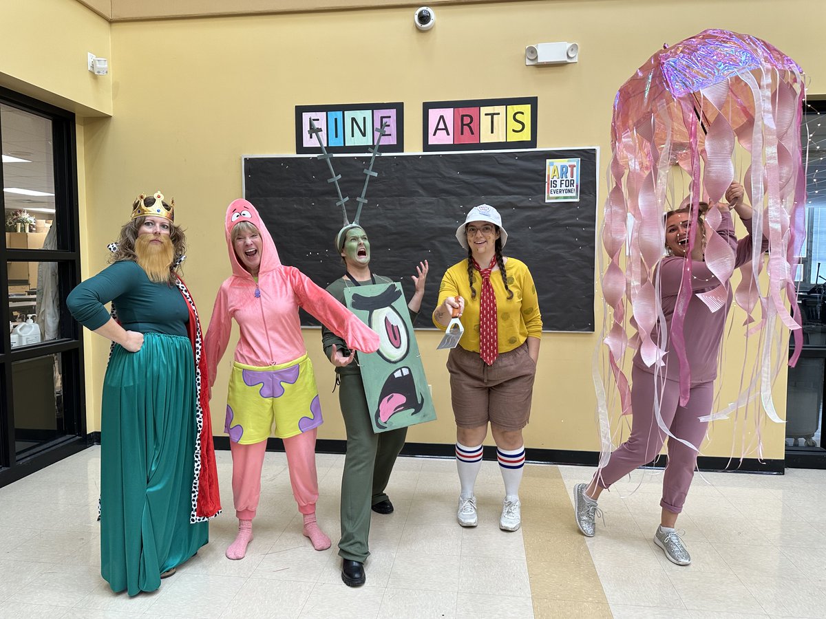 Never too old for a costume! <a href="/Lkwd_LHS/">Lakewood High School</a> staff members showing how it's done! 🎃🧙‍♀️