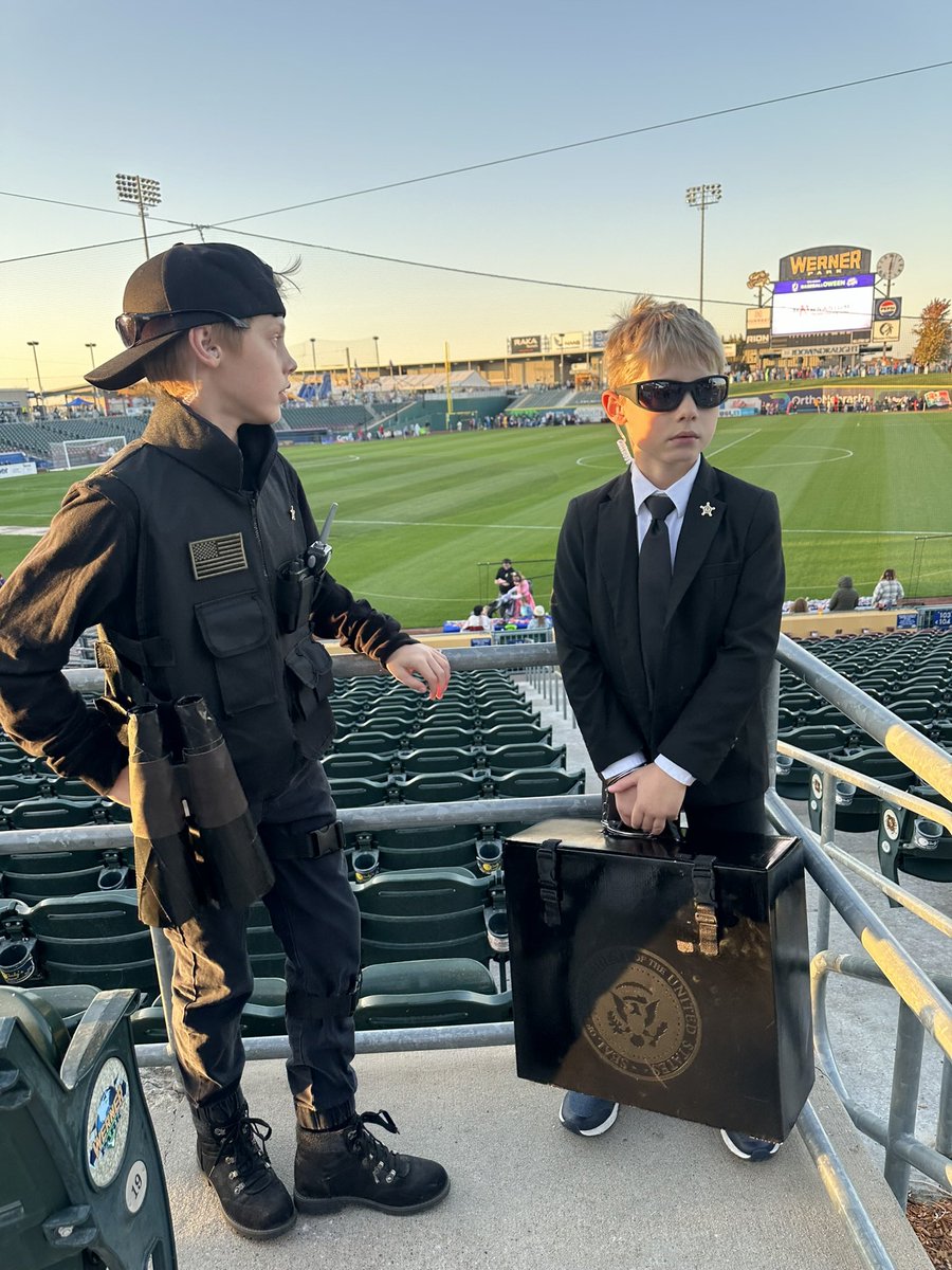 biginspiredlife's tweet image. Halloween 2024. Make the Secret Service Great Again. #MTSSGA #MAGA #MAHA @realDonaldTrump @DonaldJTrumpJr @elonmusk @RobertKennedyJr @VivekGRamaswamy #LFG