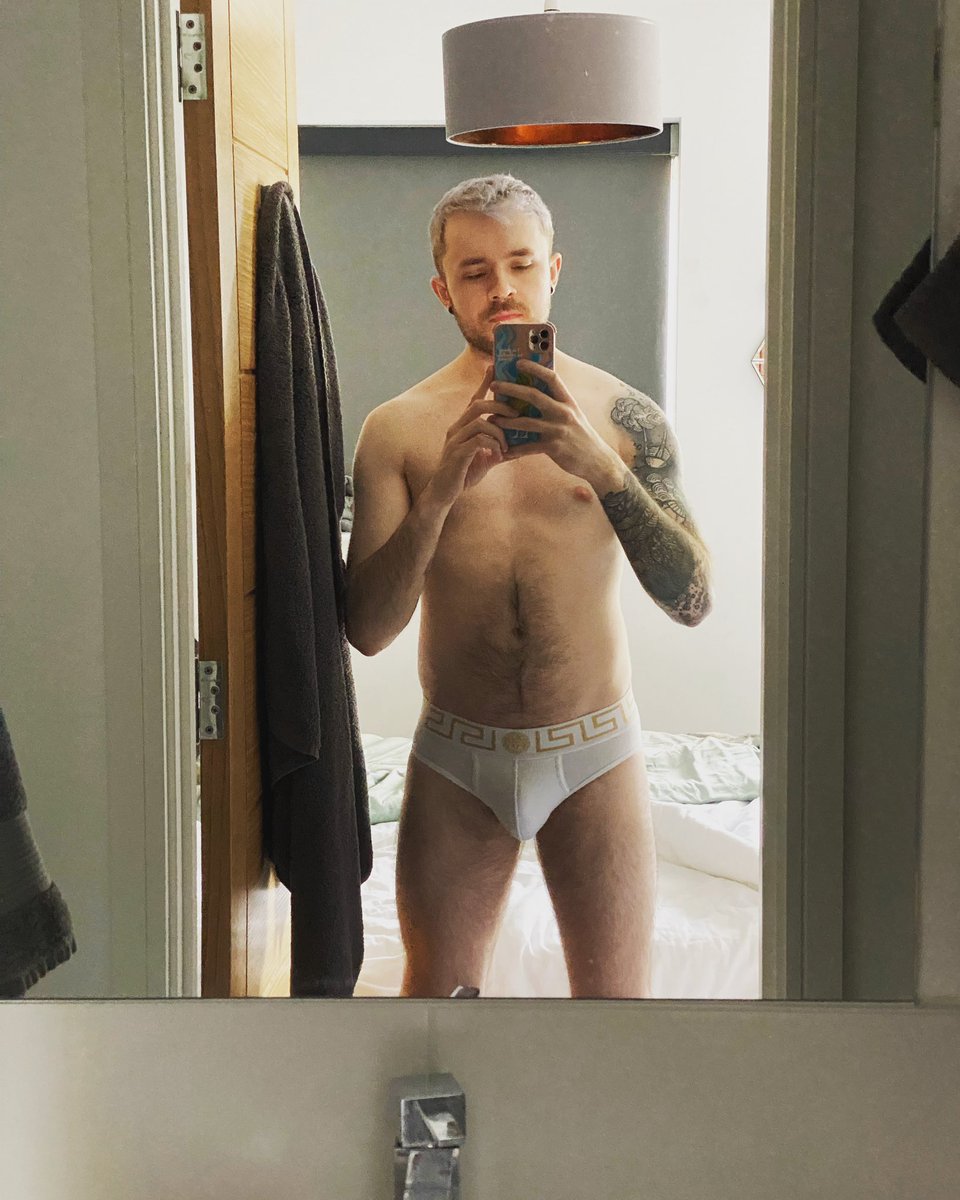 I genuinely loved how I looked and felt back then; I miss having this body confidence 😫