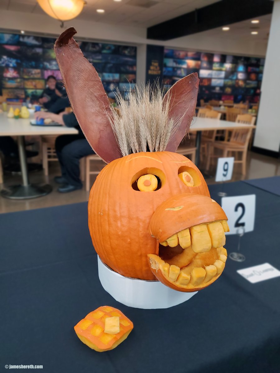 Happy Halloween from Donk-O-Lantern. My entry in this year's pumpkin carving contest at <a href="/Dreamworks/">DreamWorks Animation</a> Animation.

#Halloween #pumpkincarving #JackOLantern #Shrek #Donkey