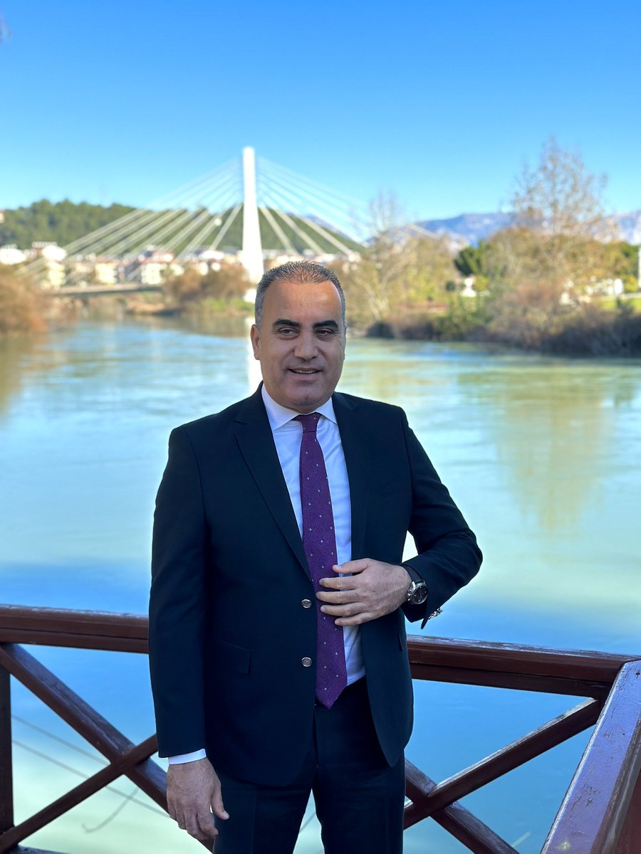 Selam ve dua ile Hayırlı Cumalar diliyorum.  🇹🇷