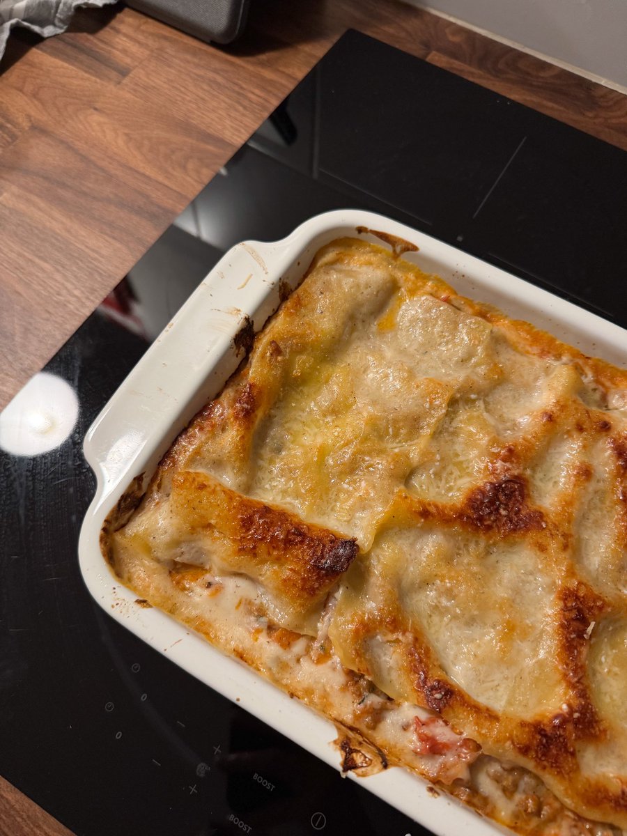 илона, через і tweet media