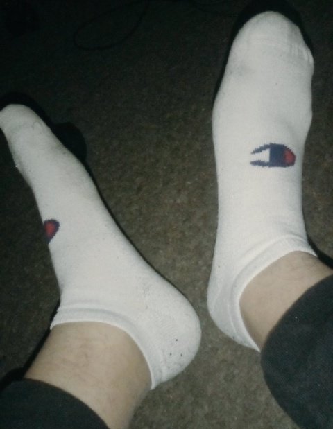 These sz ll11 feet needs to get a good treat this Halloween! There definitely waiting.... #findom #cashmaster #cashslave #slavepige #slave #sub #feet #feetmen https://t.co/E2NbwkchkA