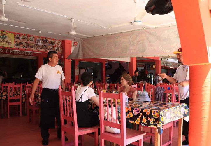 Restauranteros de Cancún prevén repunte de comensales por Día de Muertos dlvr.it/TFwt4S