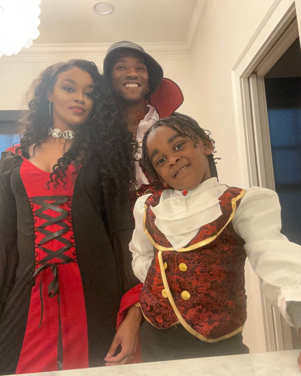 ReadWithMalcolm's tweet photo. Happy Halloween! 🎃 What spooky book are you jumping into today?
-
#ShareTheMagic #ReadWithMalcolm #MalcolmMitchell #STM #Halloween #HappyHalloween https://t.co/dAFYJZyTBc