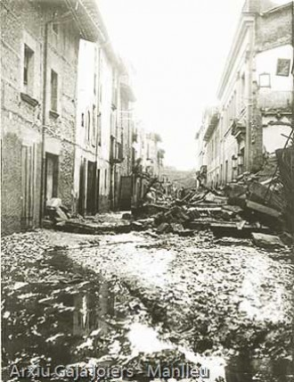 CarloDesign1's tweet photo. El gran aiguat del Ter
17 de octubre de 1940 el río se desbordó y causó grandes destrozos y más de 80 víctimas mortales entre Osona y Ripollès. El episodio de precipitaciones, muy intenso en la mitad norte del país, dejó más de 800 litros en el Vall de Camprodon https://t.co/hNvdoJcjwB