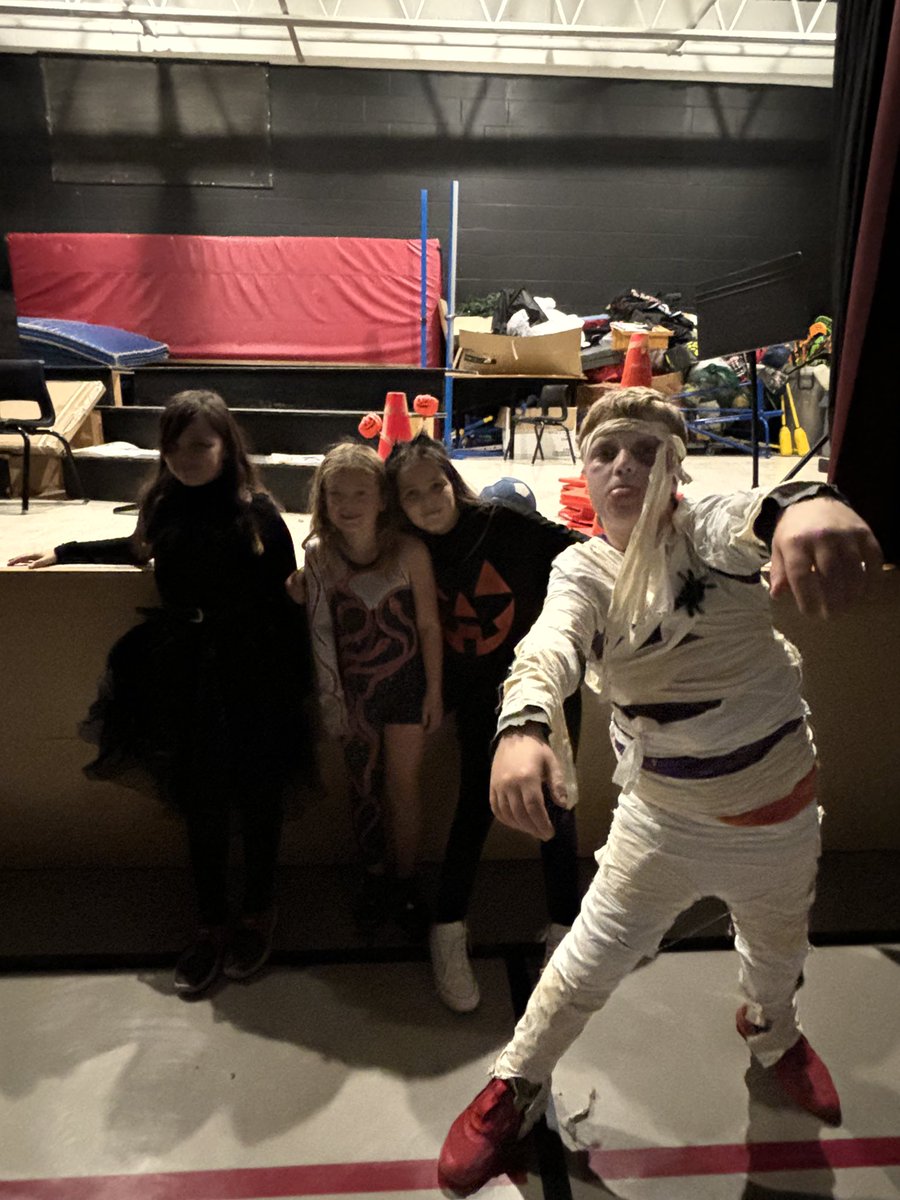 Robin Foote School tweet media