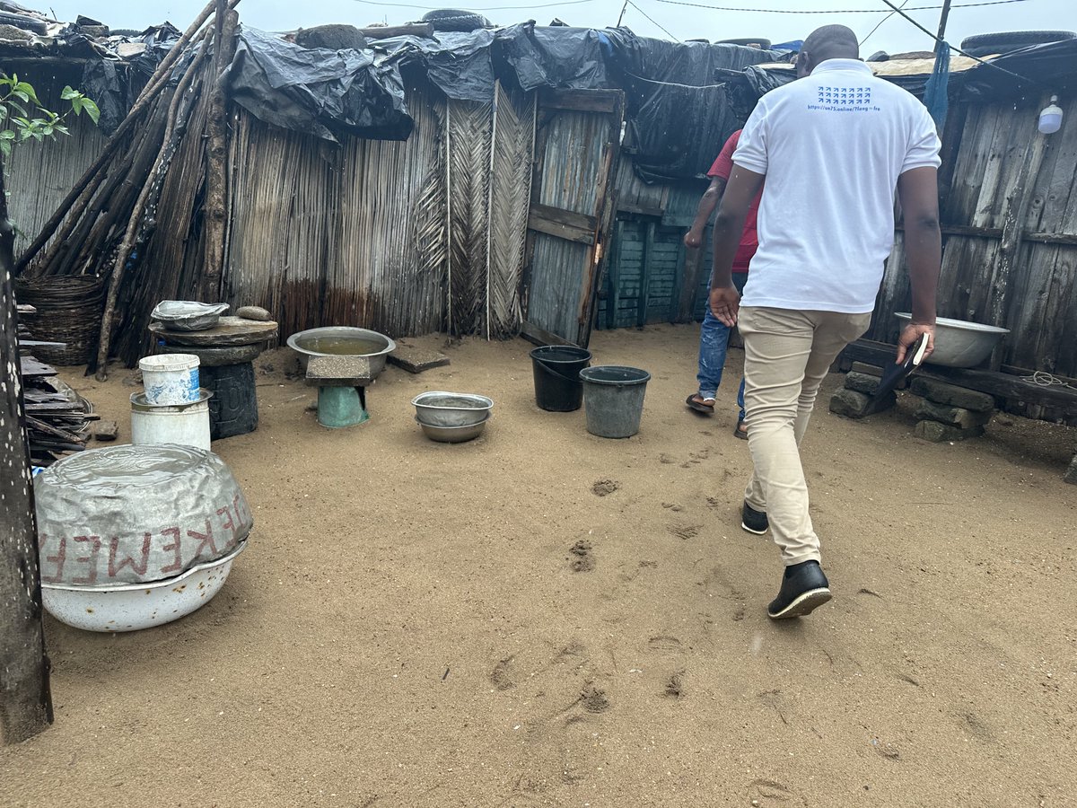 JoelAnani's tweet photo. Épidémie de choléra au #Togo

👉🏽Districts en épidémie : Agoe, Golfe, Lacs, Bas Mono
👉🏽10 décès à ce jour
👉🏽 Riposte en cours

Pour notre part:
👉🏽 respectons les mesures d’hygiène
👉🏽 référons à l’hôpital toute personne présentant une diarrhée persistante depuis moins de 7 derniers jours
👉🏽La prise en charge est gratuite 

#Tgtwittos